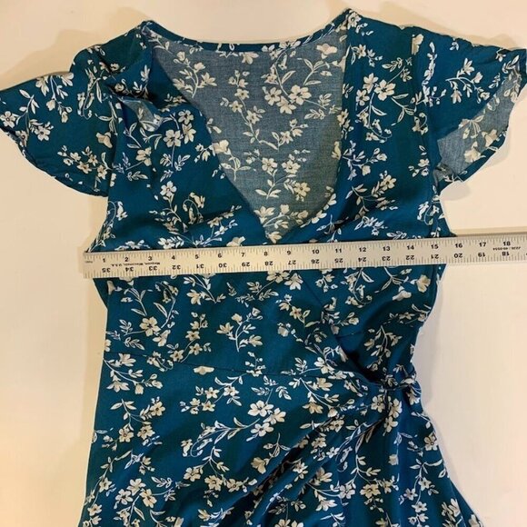 ZAFUL‎ Women's Tiny Floral Ruffle Wrap Short Sleeve Mini Dress Size M NWT - Picture 10 of 13